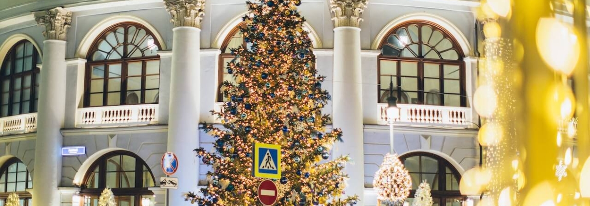 Oversized Decorated Outdoor holiday tree