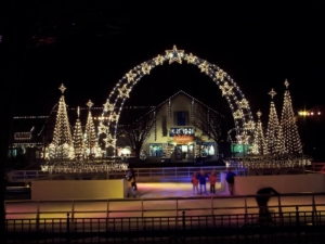 Carpenter Decoratuing Outdoor holiday Decor- MainStreet Designs Inc