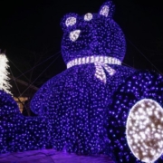 R&K Decorations - oversize lighted teddy bear