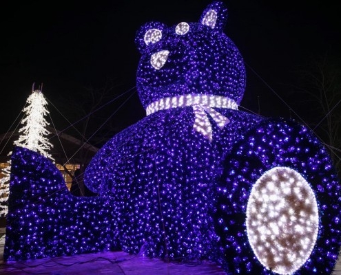 R&K Decorations - oversize lighted teddy bear