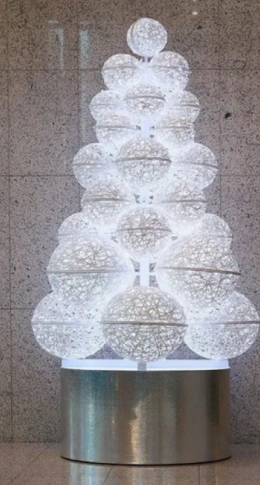 MainStreet-Designs-Image white lighted ball tree