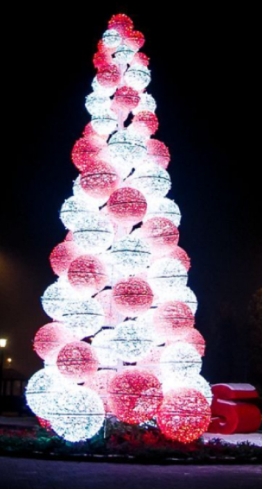 MainStreet-Designs-Image red lighted ball tree